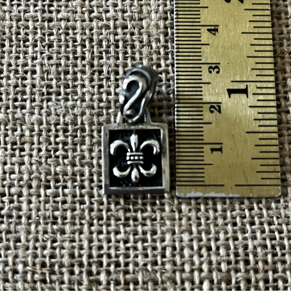 Silpada .925 sterling silver fleur de lis pendant - Picture 2 of 4